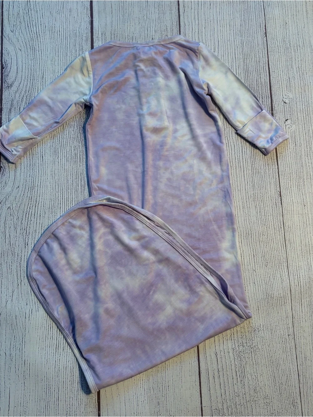 Lou Lou & Company Lilac Baby Knotted Gown Size 3-6 months
